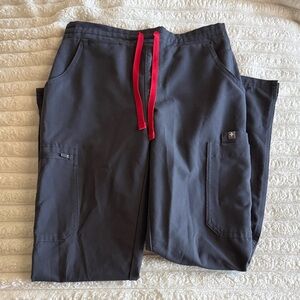 Women’s Figs skinny Yola scrub pant in Charcoal